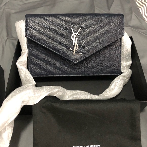 YSL Navy grain embossed leather WOC - Picture 4 of 7